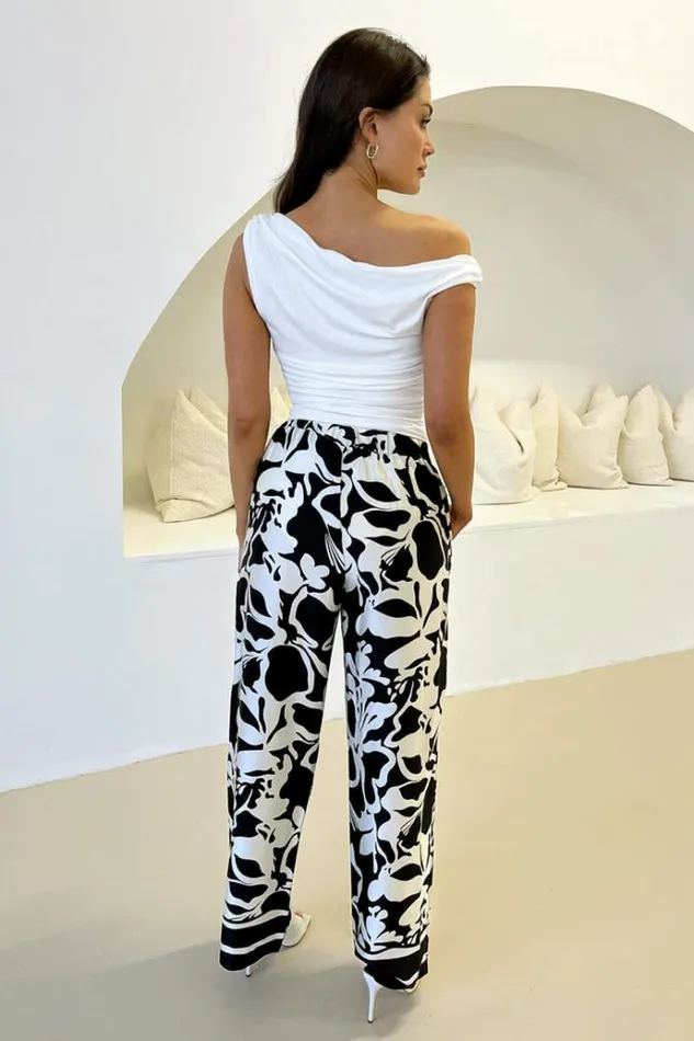 AX Paris Black And White Abstract Printed Trousers Women Coords