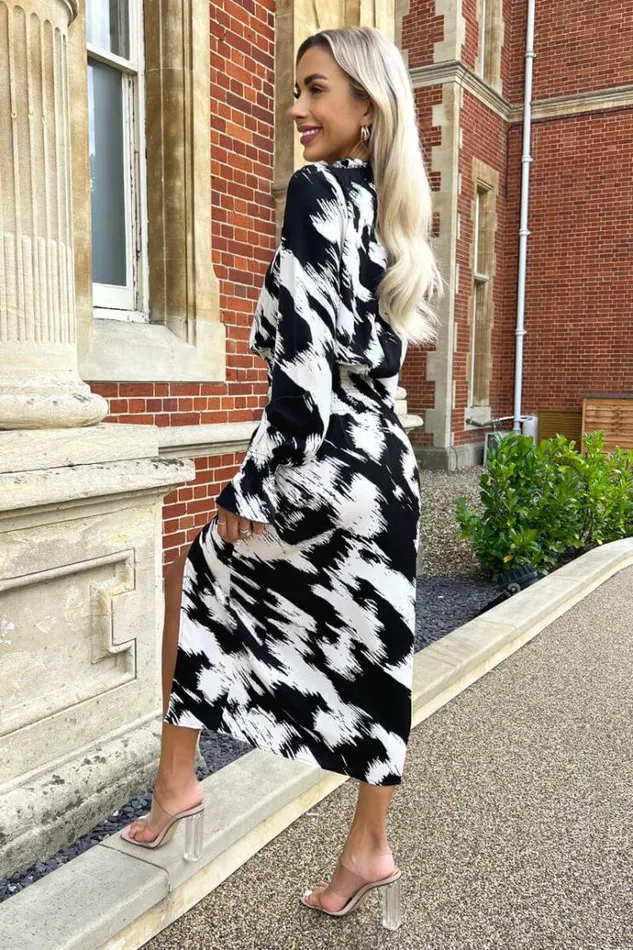 AX Paris Black And White Printed Shirred Detail Midi Dress Women Dresses