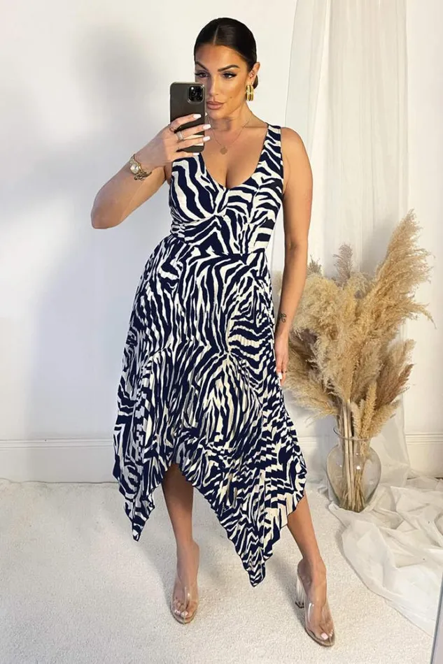 AX Paris Navy And Cream Printed V Neck Zig Zag Hem Pleated Midi Dress Women Dresses