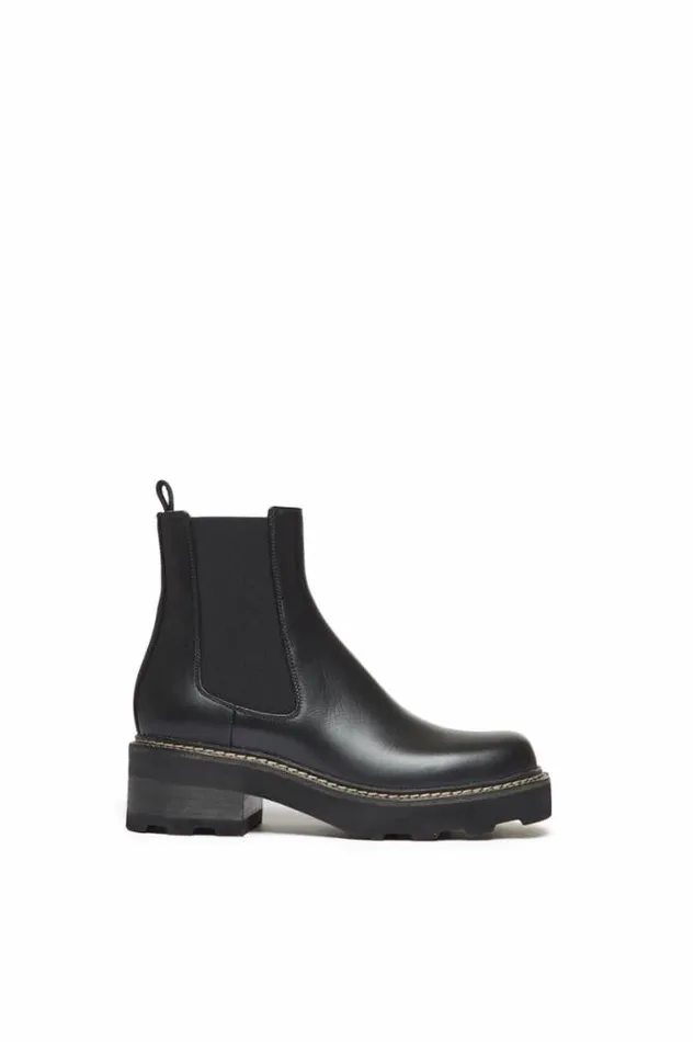 Gabriela Hearst Boots Women Jil Chelsea Boot In Black Leather