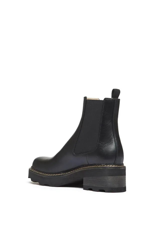 Gabriela Hearst Boots Women Jil Chelsea Boot In Black Leather