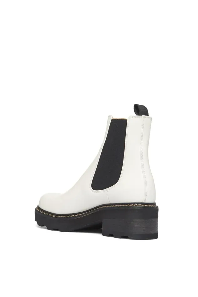 Gabriela Hearst Boots Women Jil Chelsea Boot In Cream Leather