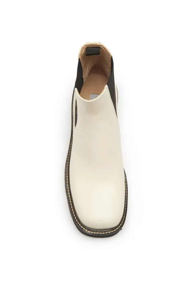 Gabriela Hearst Boots Women Jil Chelsea Boot In Cream Leather