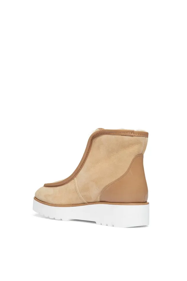 Gabriela Hearst Boots Women Tyga Shearling Boot In Camel Leather