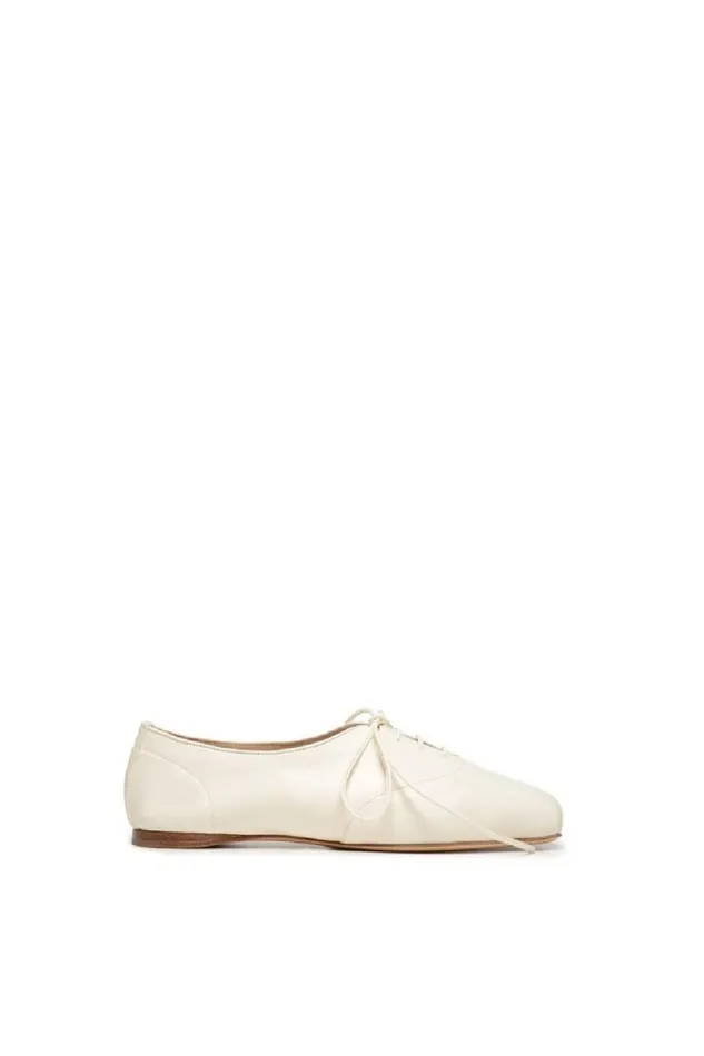 Gabriela Hearst Flats Women Maya Flat Shoes In Cream Leather