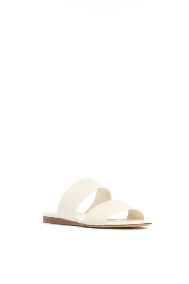 Gabriela Hearst Sandals Women Lora Flat Sandal In Cream Nappa Leather