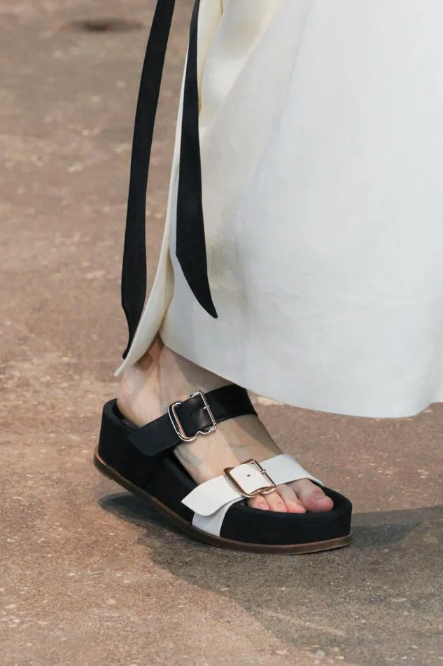 Gabriela Hearst Sandals Women Wren Flat Sandal In Black and Ivory Leather