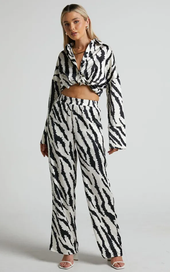 Showpo 4th and Reckless 8211 Inez Trouser In Navy Zebra Women Pants