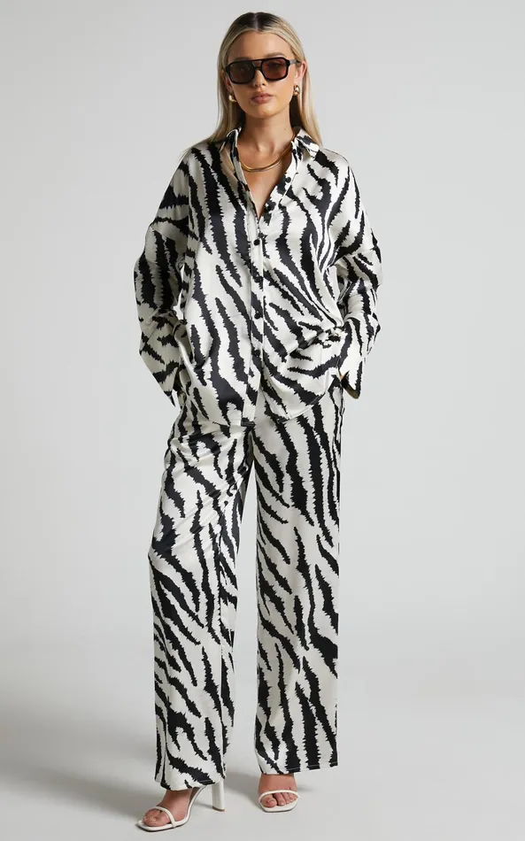 Showpo 4th and Reckless 8211 Inez Trouser In Navy Zebra Women Pants Showpo 4th and Reckless 8211 Inez Trouser In Navy Zebra Women Pants