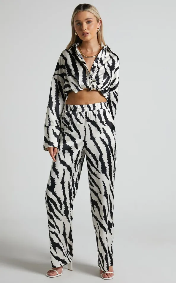 Showpo 4th and Reckless 8211 Inez Trouser In Navy Zebra Women Pants Showpo 4th and Reckless 8211 Inez Trouser In Navy Zebra Women Pants