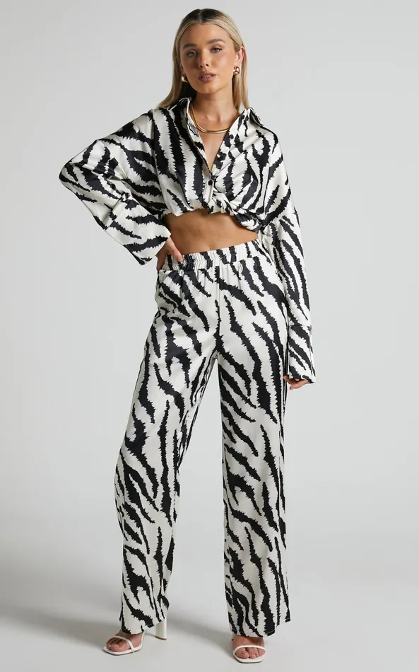 Showpo 4th and Reckless 8211 Inez Trouser In Navy Zebra Women Pants Showpo 4th and Reckless 8211 Inez Trouser In Navy Zebra Women Pants