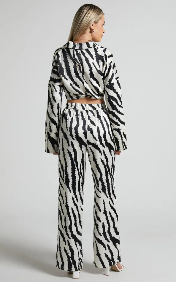 Showpo 4th and Reckless 8211 Inez Trouser In Navy Zebra Women Pants Showpo 4th and Reckless 8211 Inez Trouser In Navy Zebra Women Pants