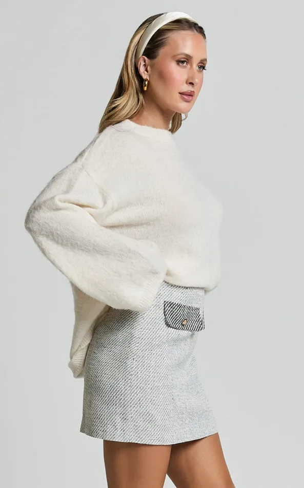 Showpo Alfie Jumper 8211 Crew Neck Relaxed Fluffy Knit Jumper In Cream Women Knitwear