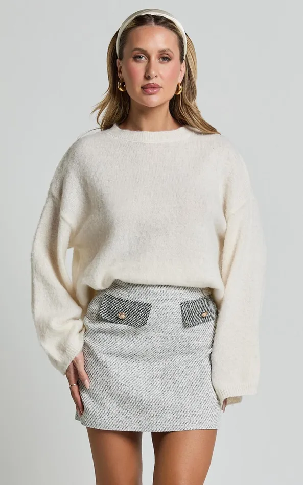 Showpo Alfie Jumper 8211 Crew Neck Relaxed Fluffy Knit Jumper In Cream Women Knitwear