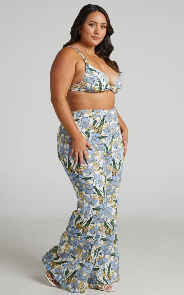 Showpo Amalie The Label 8211 Benita Linen Blend Knot Detail Tie Back Micro Crop Top In Iris Floral Women Curve Clothes