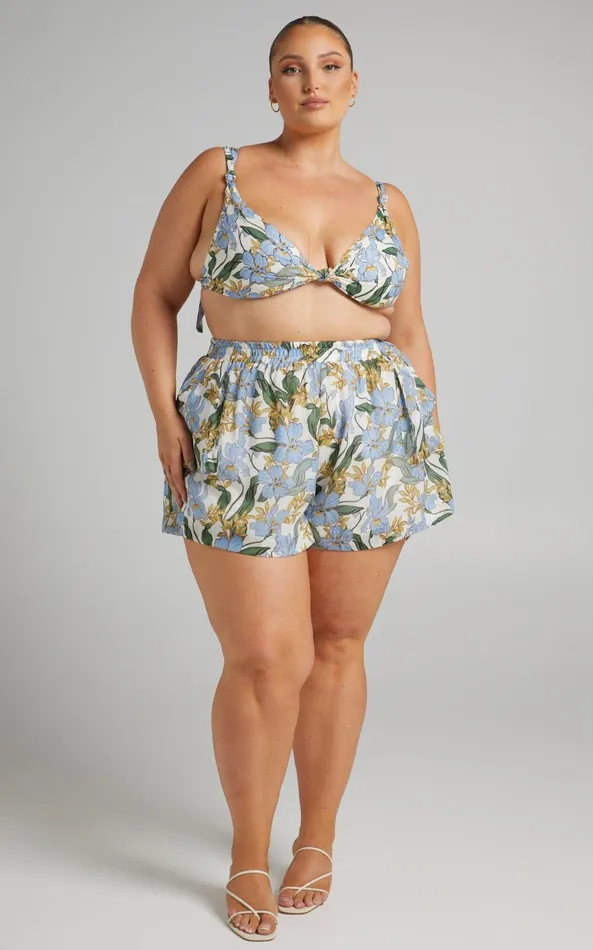 Showpo Amalie The Label 8211 Linen Look Estella Elastic Waist Relaxed Shorts In Iris Floral Women Curve Clothes