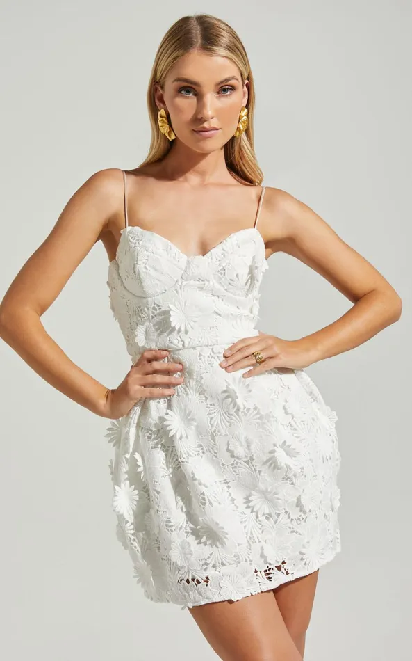 Showpo Attilie Mini Dress 8211 Sweetheart Bustier 3D Floral In White Women Dresses Showpo Attilie Mini Dress 8211 Sweetheart Bustier 3D Floral In White Women Dresses