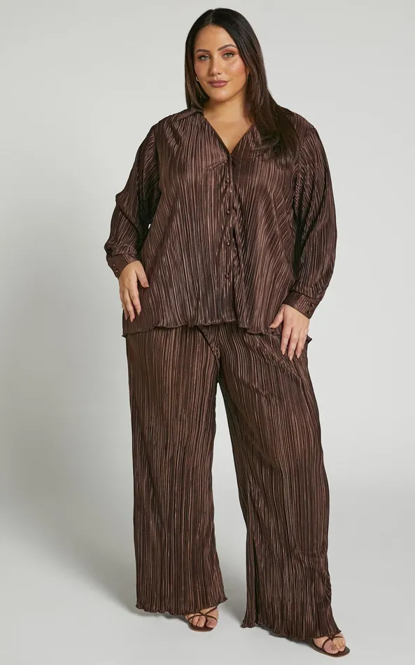 Showpo Beca Shirt 8211 Plisse Button Up Shirt In Chocolate Women Curve Clothes