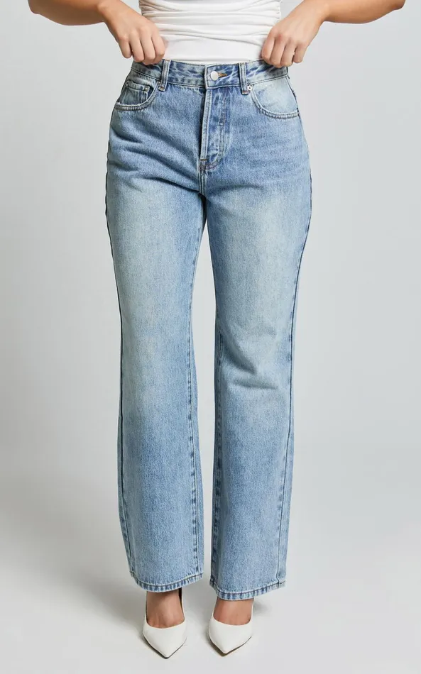Showpo Bowie Jeans 8211 Mid Rise Recycled Relaxed Denim Jeans In Light Blue Wash Women Denim