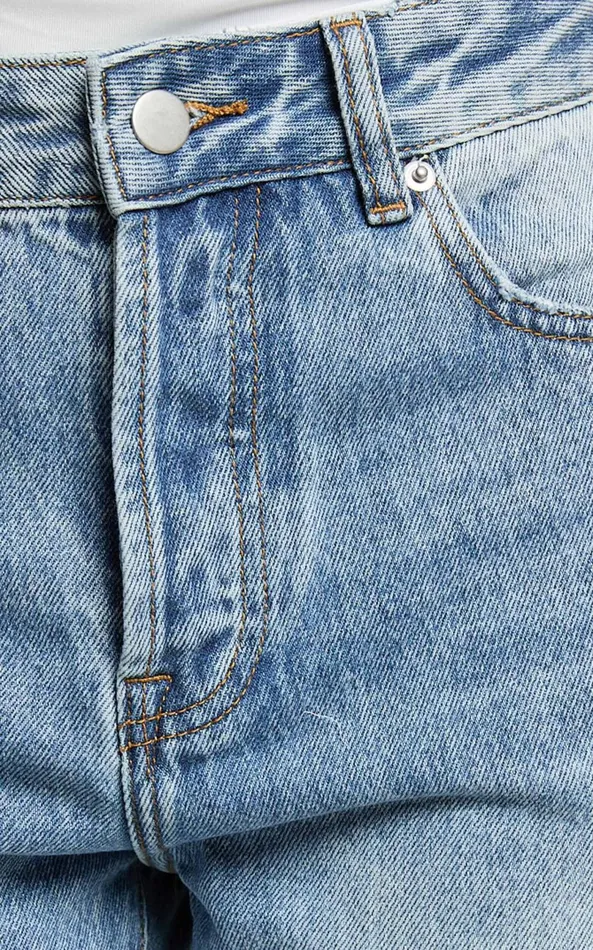 Showpo Bowie Jeans 8211 Mid Rise Recycled Relaxed Denim Jeans In Light Blue Wash Women Denim
