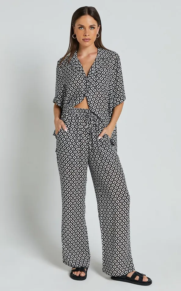 Showpo Brunita Pants 8211 Mid Waisted Relaxed Elastic Waist Pants In Arluna Geo Print Women Pants