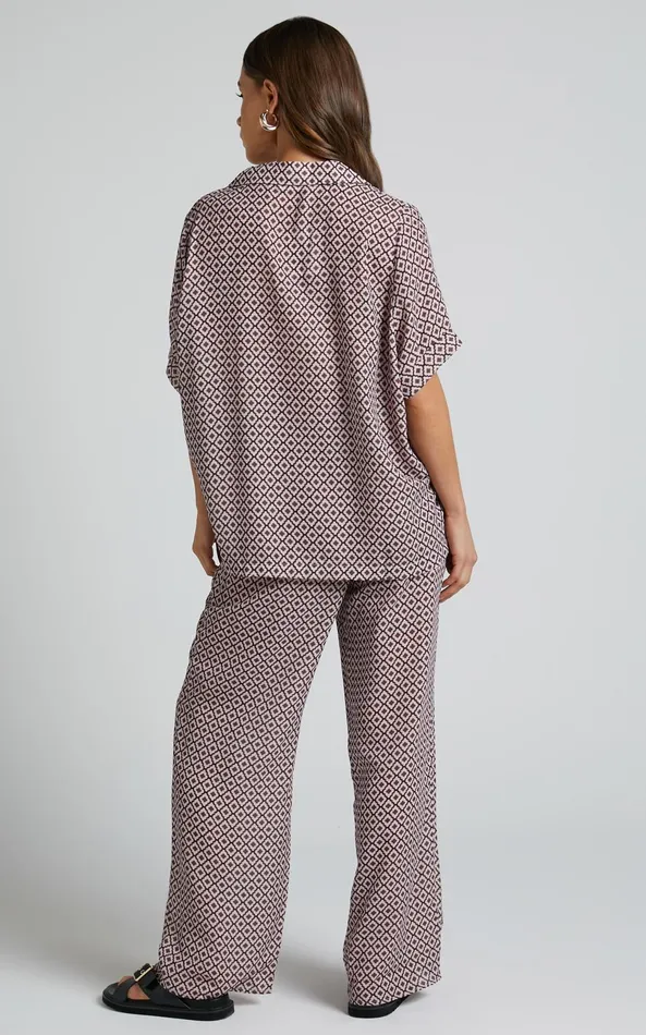 Showpo Brunita Pants 8211 Mid Waisted Relaxed Elastic Waist Pants In Moroccan Geo Women Pants