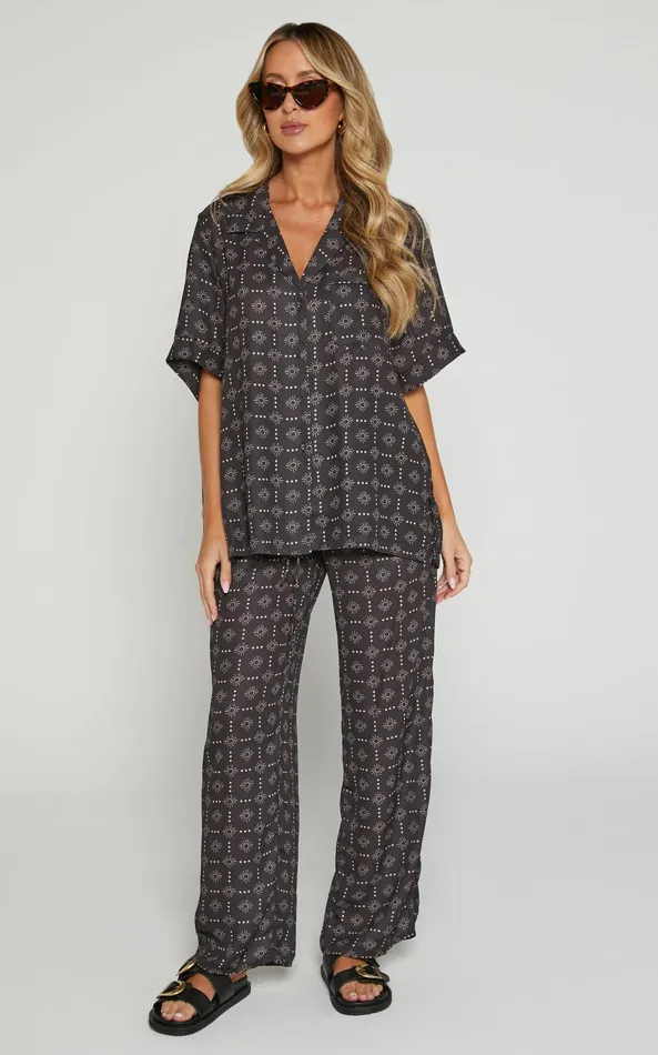 Showpo Brunita Pants 8211 Mid Waisted Relaxed Elastic Waist Pants In Sol De Cruz Women Curve Clothes