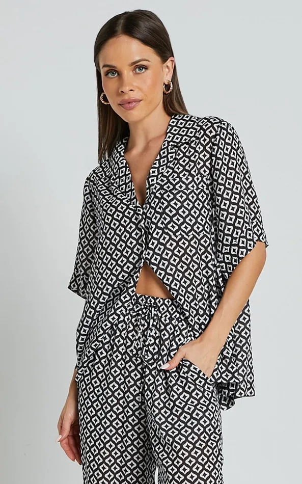 Showpo Brunita Shirt 8211 Relaxed Short Sleeve Shirt In Arluna Geo Print Women Curve Clothes