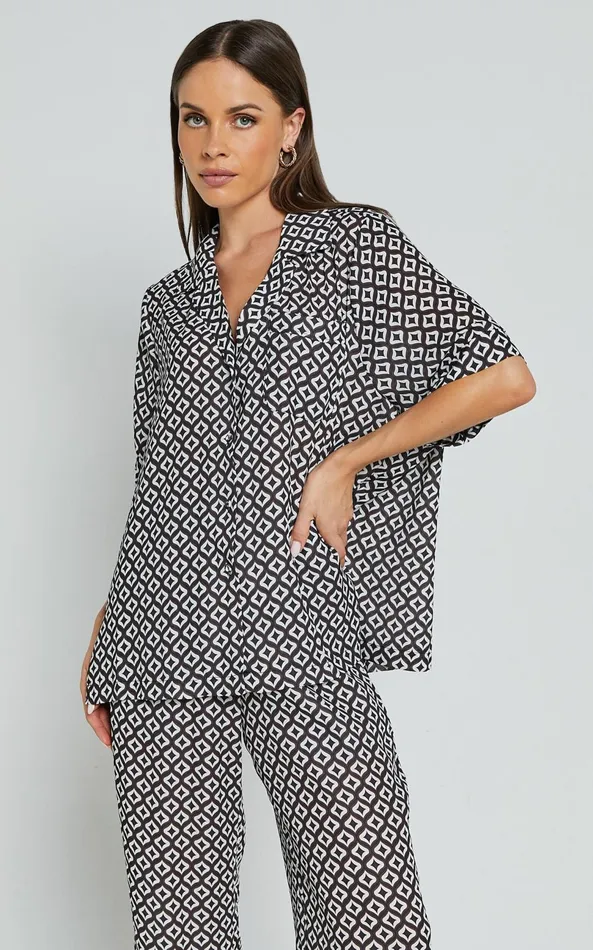 Showpo Brunita Shirt 8211 Relaxed Short Sleeve Shirt In Arluna Geo Print Women Curve Clothes