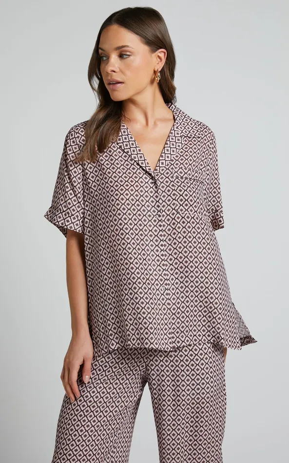 Showpo Brunita Shirt 8211 Relaxed Short Sleeve Shirt In Moroccan Geo Women Curve Clothes Showpo Brunita Shirt 8211 Relaxed Short Sleeve Shirt In Moroccan Geo Women Curve Clothes