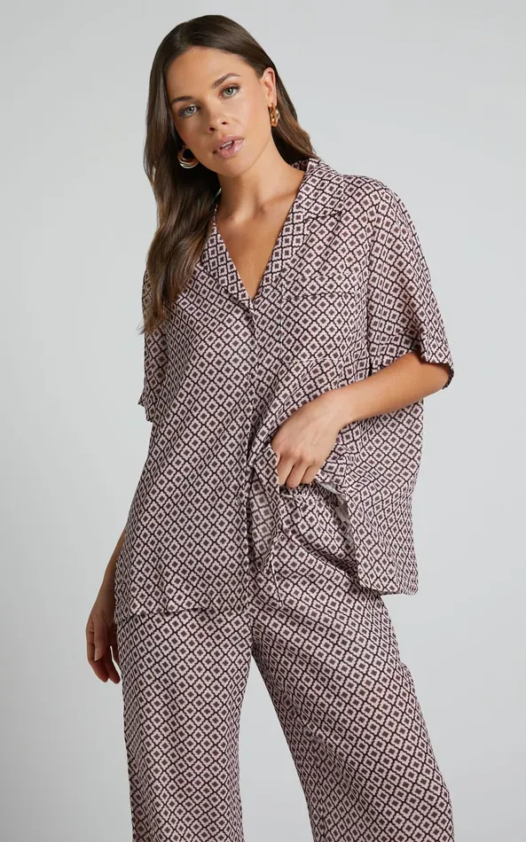 Showpo Brunita Shirt 8211 Relaxed Short Sleeve Shirt In Moroccan Geo Women Curve Clothes Showpo Brunita Shirt 8211 Relaxed Short Sleeve Shirt In Moroccan Geo Women Curve Clothes