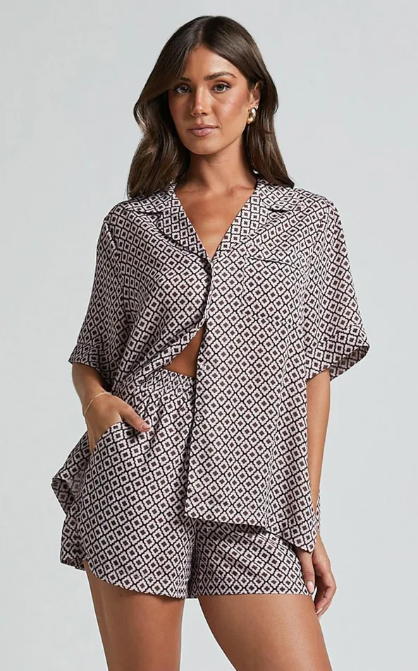 Showpo Brunita Shirt 8211 Relaxed Short Sleeve Shirt In Moroccan Geo Women Curve Clothes Showpo Brunita Shirt 8211 Relaxed Short Sleeve Shirt In Moroccan Geo Women Curve Clothes