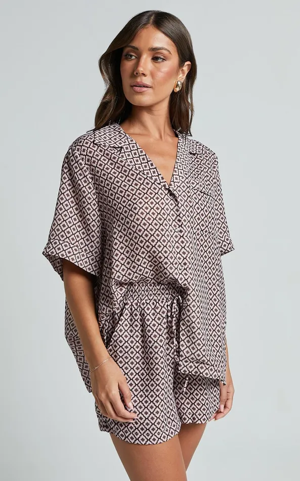 Showpo Brunita Shirt 8211 Relaxed Short Sleeve Shirt In Moroccan Geo Women Curve Clothes Showpo Brunita Shirt 8211 Relaxed Short Sleeve Shirt In Moroccan Geo Women Curve Clothes