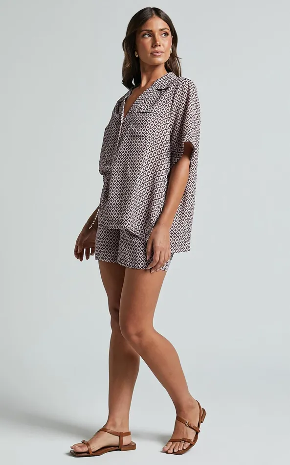 Showpo Brunita Shirt 8211 Relaxed Short Sleeve Shirt In Moroccan Geo Women Curve Clothes Showpo Brunita Shirt 8211 Relaxed Short Sleeve Shirt In Moroccan Geo Women Curve Clothes