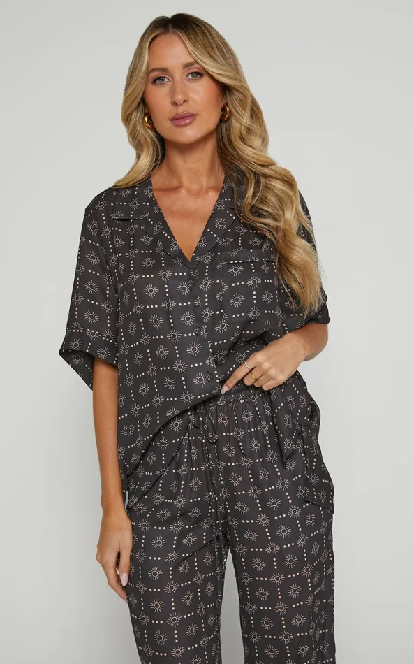 Showpo Brunita Shirt 8211 Relaxed Short Sleeve Shirt In Sol De Cruz Women Curve Clothes Showpo Brunita Shirt 8211 Relaxed Short Sleeve Shirt In Sol De Cruz Women Curve Clothes