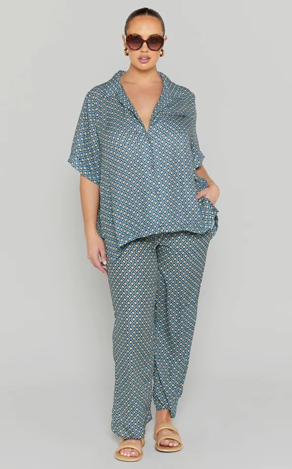 Showpo Brunita Shirt 8211 Relaxed Short Sleeve Shirt In Tile Geo Women Curve Clothes