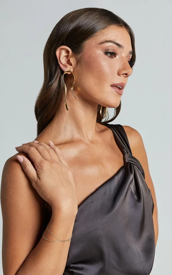Showpo Caleb Drop Earrings In Gold Women Earrings