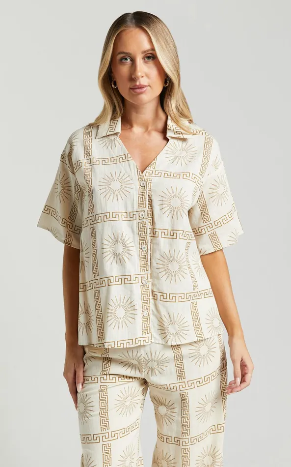 Showpo Cassidy Shirt 8211 Short Sleeve Linen Look Shirt In Beige Sun Print Women Tops Showpo Cassidy Shirt 8211 Short Sleeve Linen Look Shirt In Beige Sun Print Women Tops