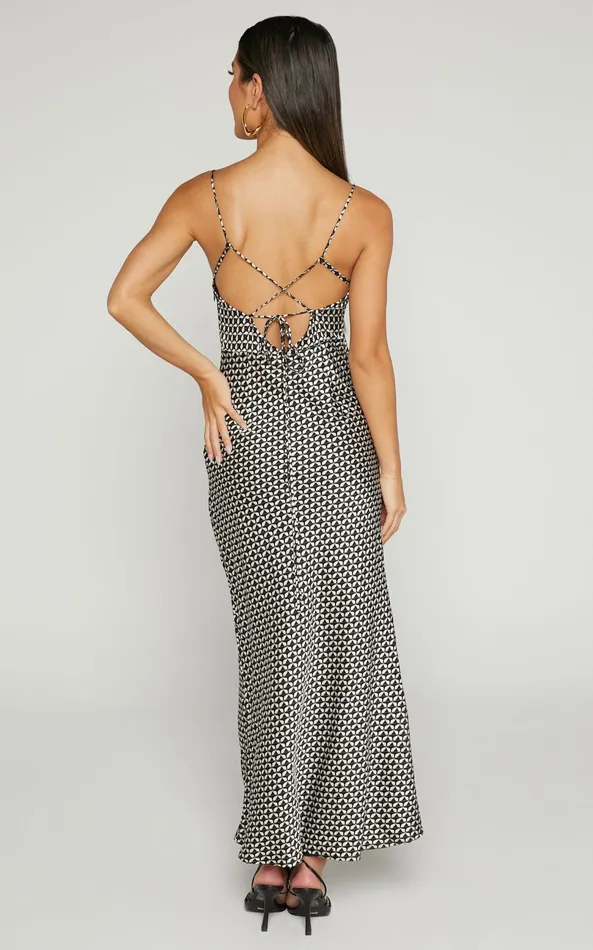 Showpo Cathreona Midi Dress 8211 Scoop Neck Bodycon Dress In Black Geo Women Dresses