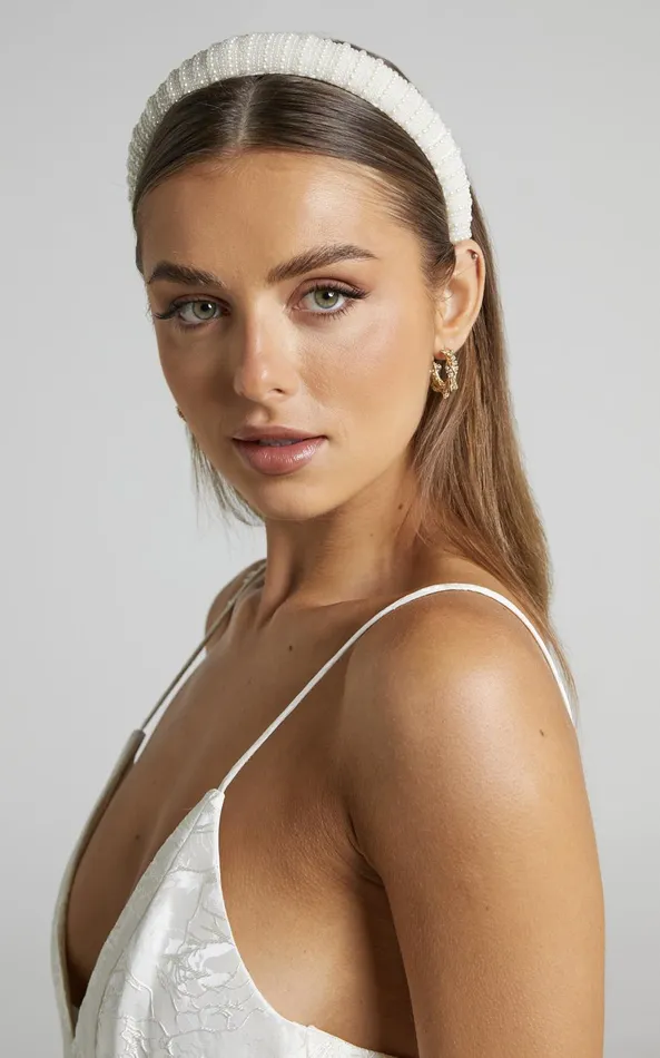 Showpo Chamomile Headband In White Women Hair