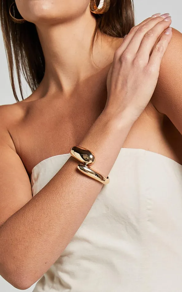 Showpo Cherryl Bracelet In Gold Women Bracelets