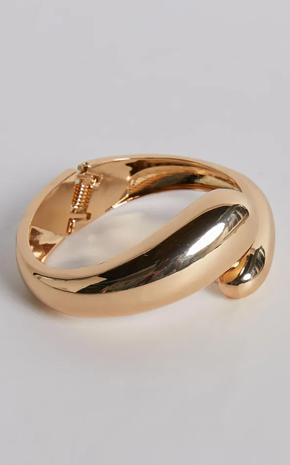 Showpo Cherryl Bracelet In Gold Women Bracelets