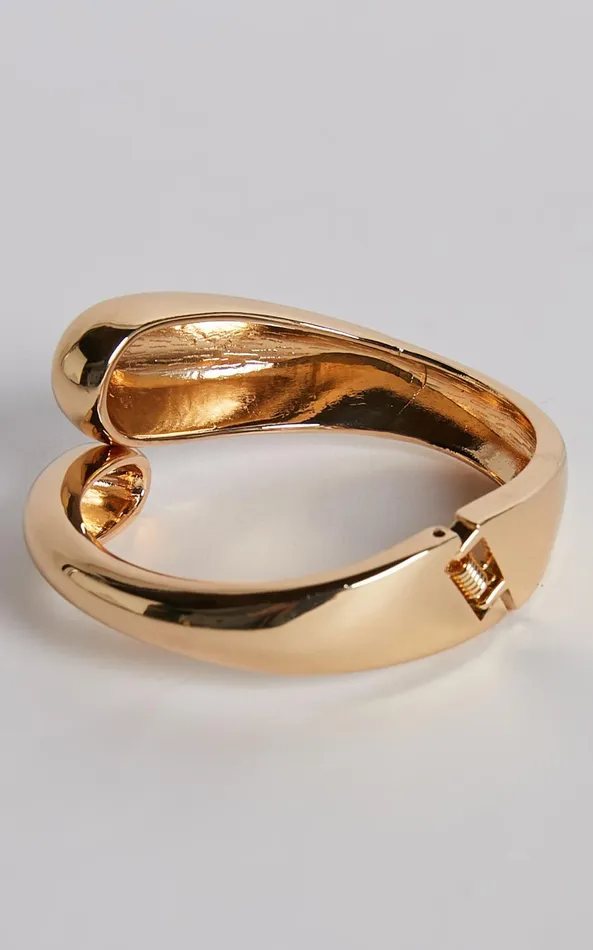 Showpo Cherryl Bracelet In Gold Women Bracelets