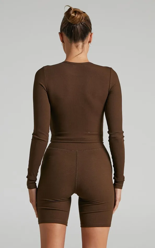 Showpo Chimmy Top 8211 Ribbed Long Sleeve Crop Top In Chocolate Women Basics