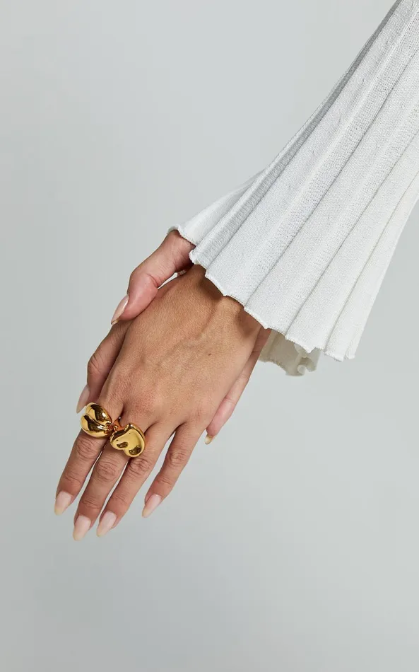 Showpo Claire 2 Ring Pack 8211 Heart Shape Chunky Rings In Gold Women Rings