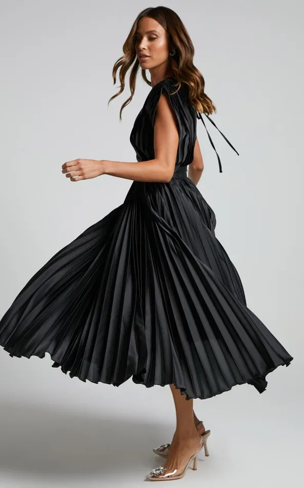 Showpo Della Midi Dress 8211 Plunge Neck Short Sleeve Pleated Dress In Black Women Dresses
