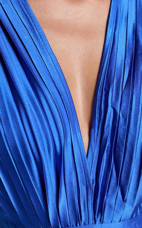 Showpo Della Midi Dress 8211 Plunge Neck Short Sleeve Pleated Dress In Cobalt Women Dresses