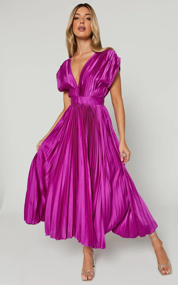 Showpo Della Midi Dress 8211 Plunge Neck Short Sleeve Pleated Dress In Grape Women Dresses Showpo Della Midi Dress 8211 Plunge Neck Short Sleeve Pleated Dress In Grape Women Dresses