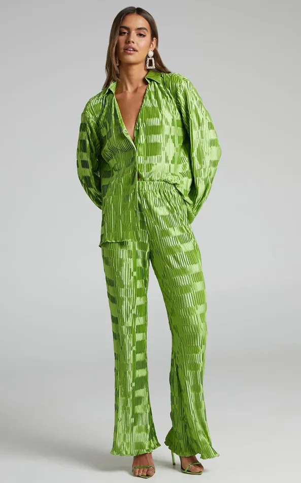 Showpo Greta Geometric 8211 Mid Waisted Plisse Flared Pants In Green Women Pants Showpo Greta Geometric 8211 Mid Waisted Plisse Flared Pants In Green Women Pants