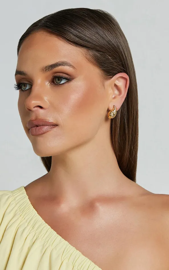 Showpo Isabelle Earrings 8211 Chunky Teardrop Stud Earrings In Gold Women Earrings